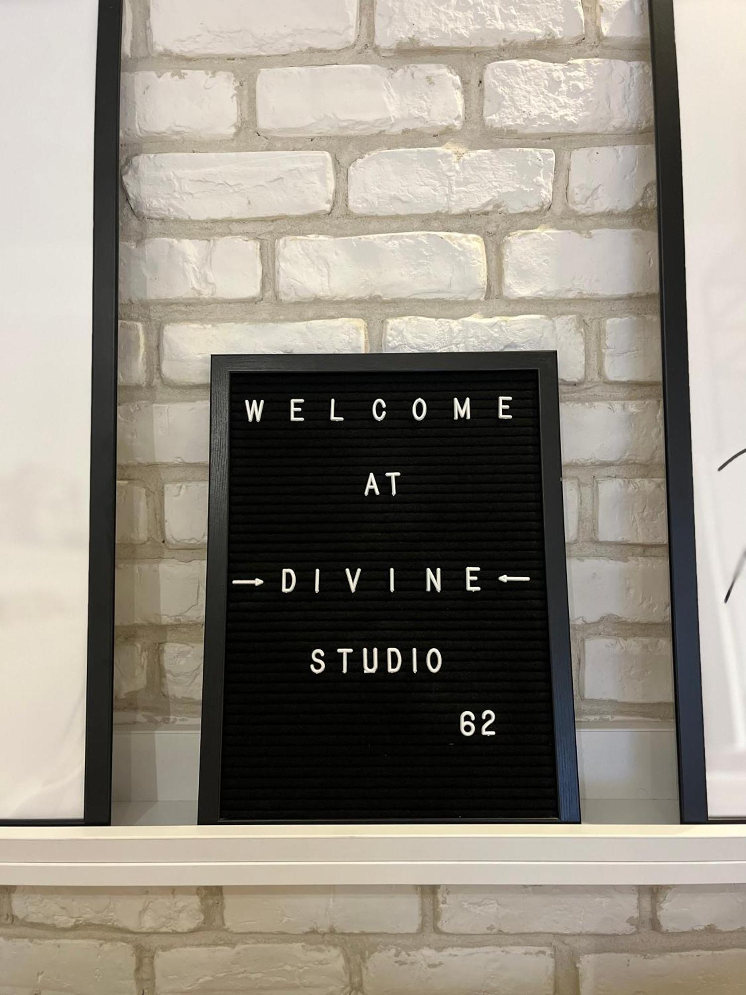 Divine Studio Fermei 62 Popesti-Leordeni Exterior photo